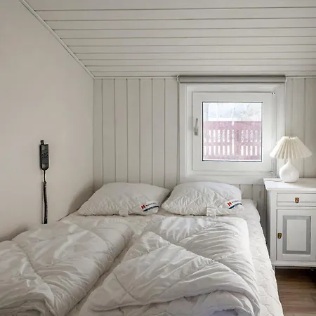 2 Bedroom Gorgeous In *